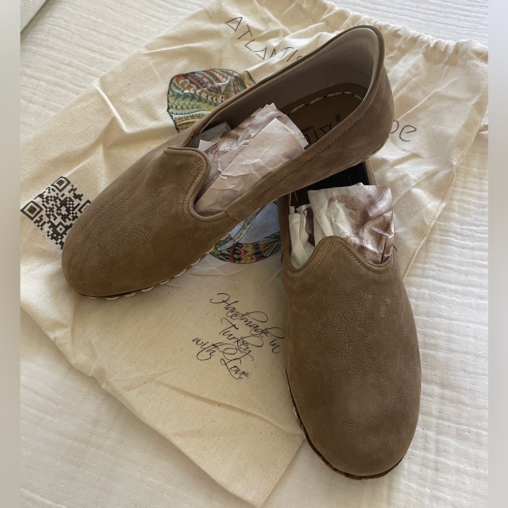 Atlantis Handmade Leather Flats - Size 7.5